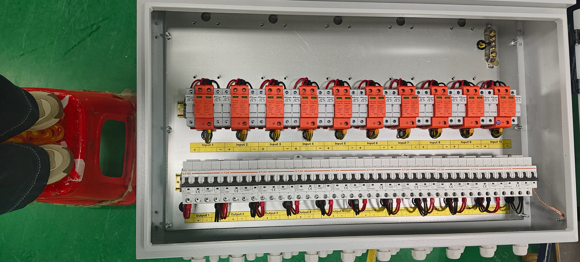 Combiner Box 1000V IP65 10 In 10 Out