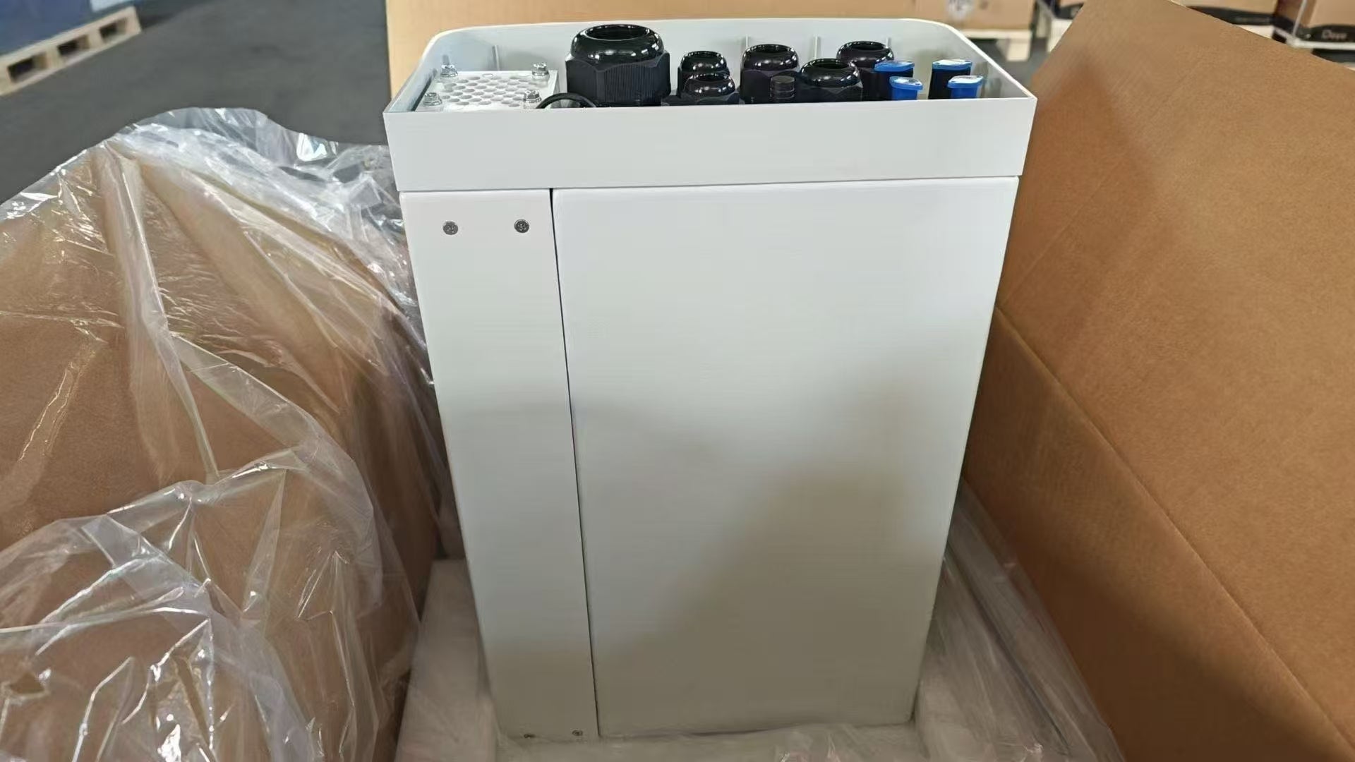 Deye 3KW 3.6KW 5KW 6KW Off Grid Inverter SUN-3/3.6/5/6K-OG01LP1-EU-AM2