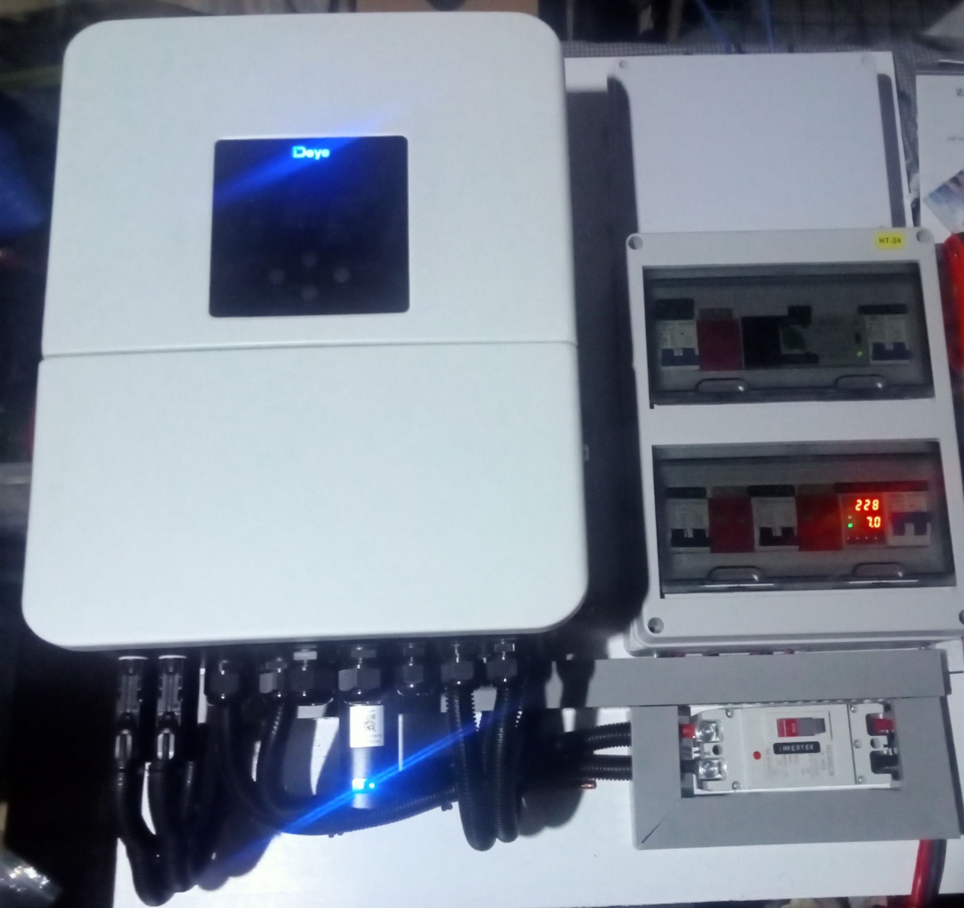 Deye 3KW 3.6KW 5KW 6KW Hybrid Inverter SUN-3/3.6/5/6K-SG04LP1-EU-SM1/2