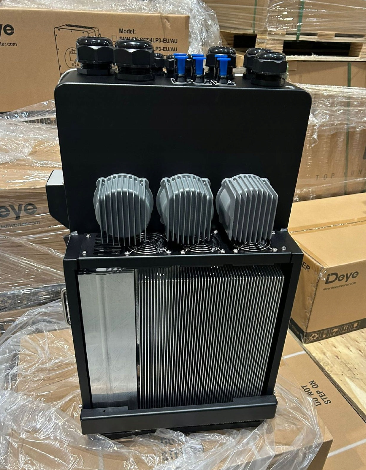 Deye 14KW 15KW 16KW 18KW 20KW Hybrid Inverter SUN-14/15/16/18/20K-SG05LP3-EU-SM2
