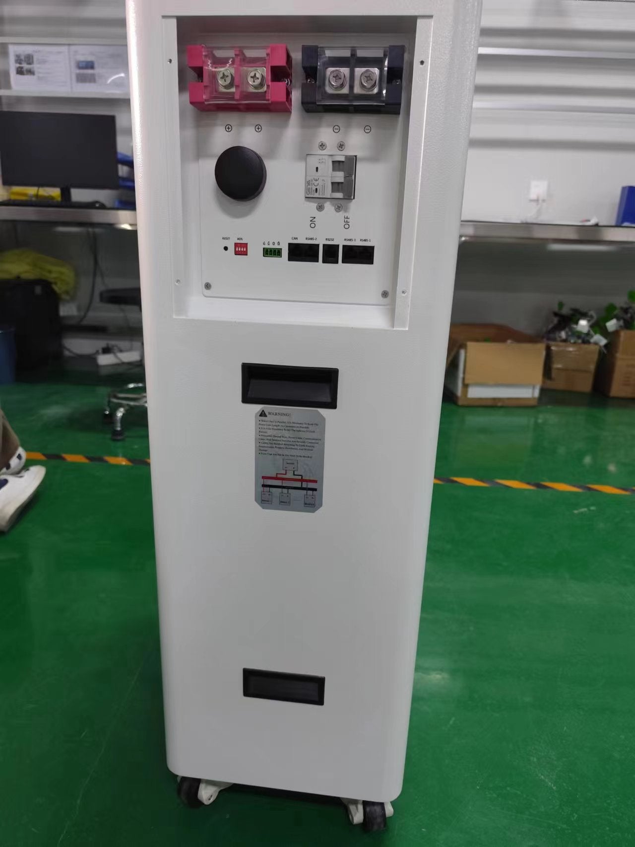 51.2V 280Ah 314Ah 14kwh 16kwh Roller Lithium Battery With Wheel White