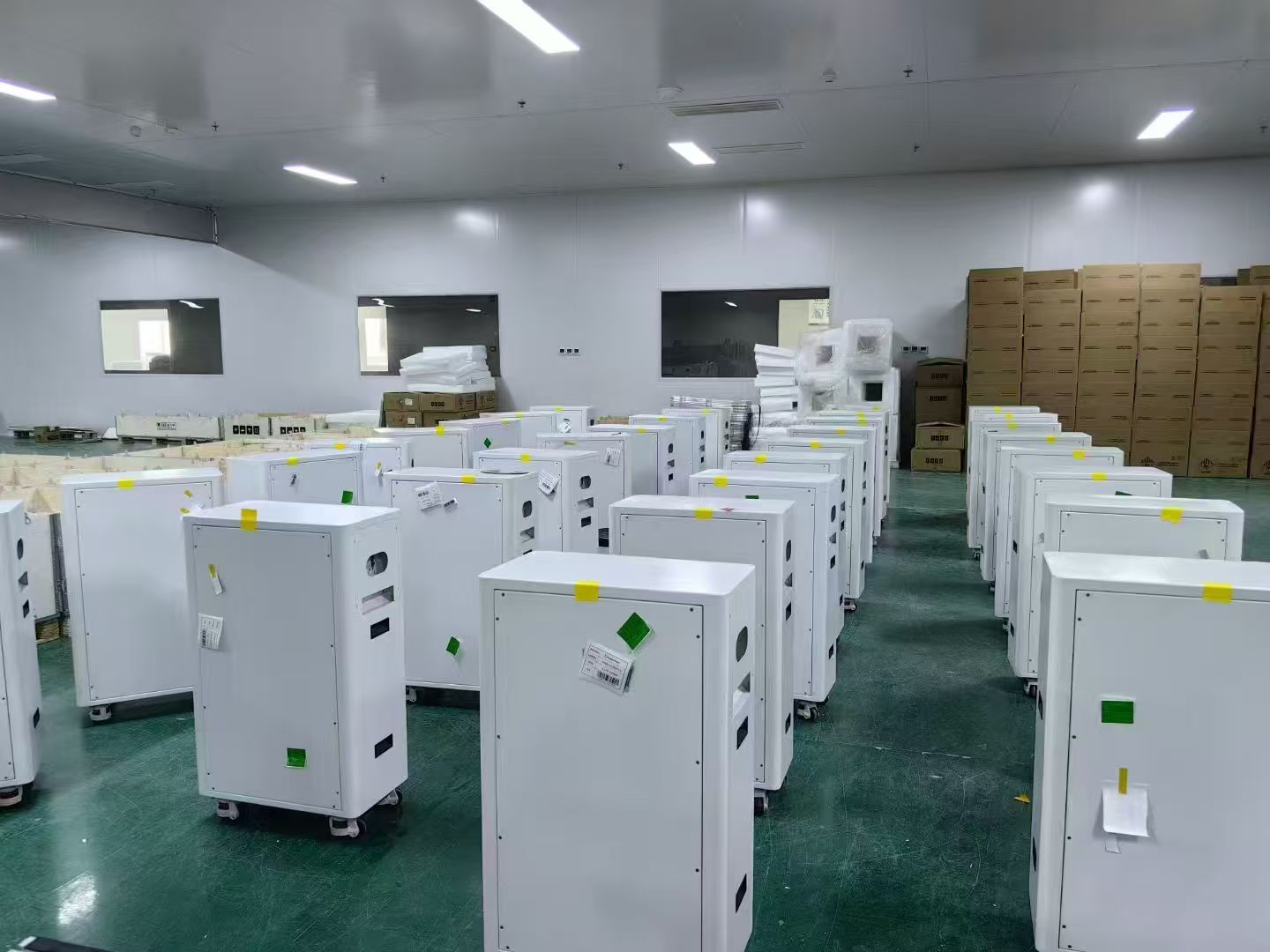 51.2V 280Ah 314Ah 14kwh 16kwh Roller Lithium Battery With Wheel White