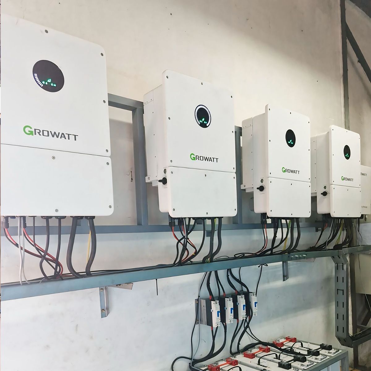 Growatt 8KW 10KW 12KW 15KW Hybrid Inverter WIT 4-15K-HU